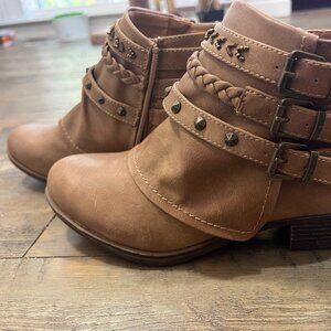 Rampage Tabitha Light Brown or Tan Ankle Booties Studded Buckle 7
